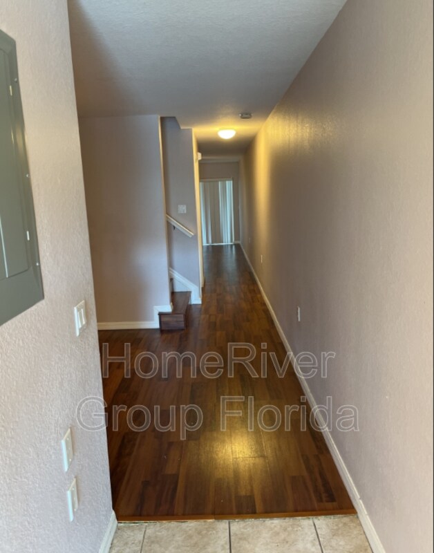 Foto del edificio - 12020 Rain Brook Ave