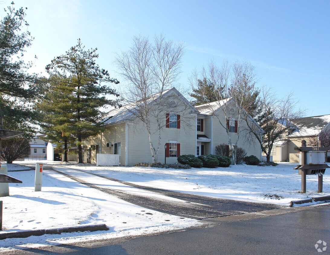 7461 Huntington Dr, Youngstown, OH 44512 Apartments in Youngstown, OH