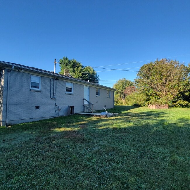 Building Photo - 1112 Amber Dr