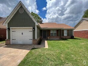 Building Photo - 7055 Hampton Dr