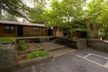 Primary Photo - Blakemore Court Apartments