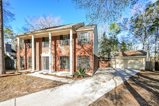 Building Photo - Elegant 4-Bedroom Home with Pool