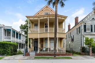 Building Photo - 114 Alexander St