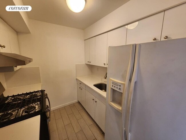 Building Photo - 1067 DeKalb Ave