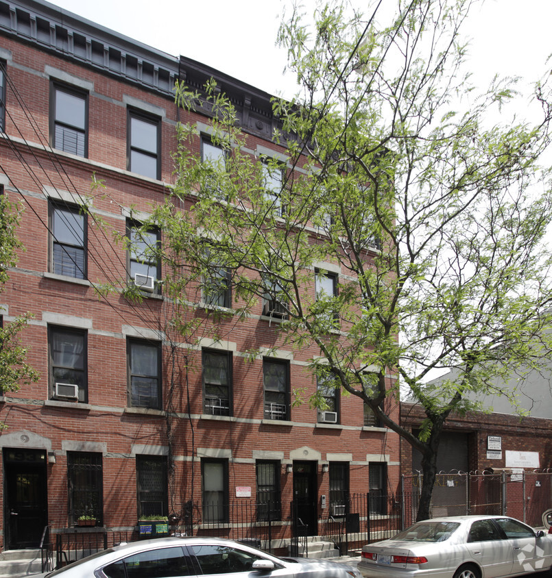 Primary Photo - 95 Luquer St