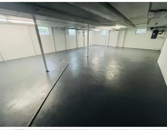 Sótano sin terminar - 7240 Bobby Ln