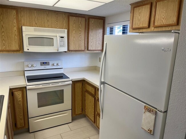 Building Photo - 3111 Pass a Grille Way