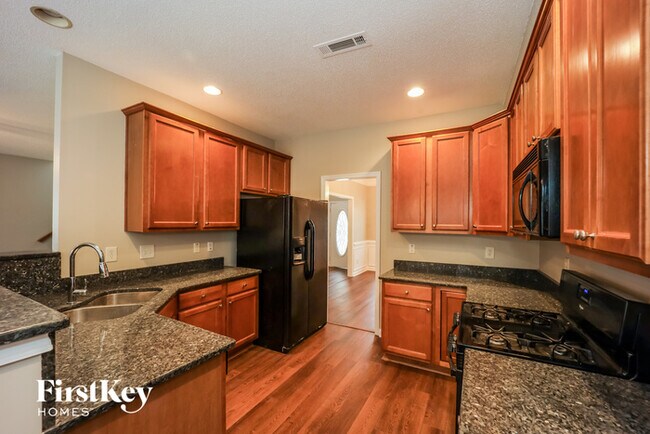 Foto del edificio - 349 Westhill Dr