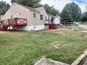 Building Photo - 7004 Greenhaven Dr