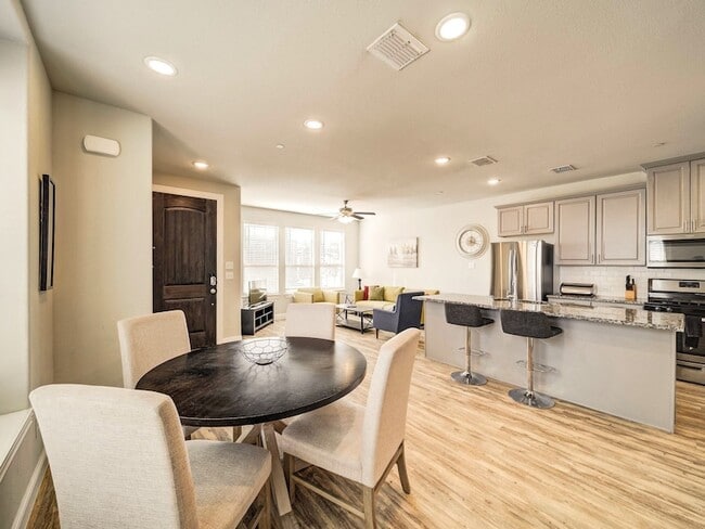 Building Photo - 6454 Cristo Ln