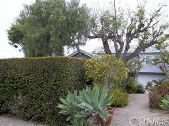 Building Photo - 256 Center St