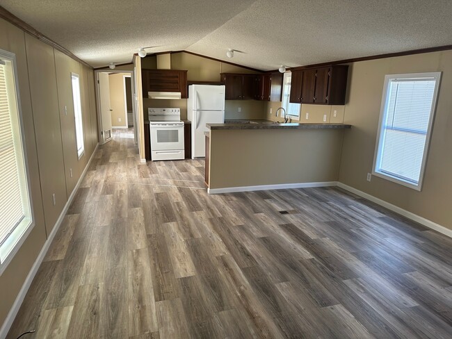 Building Photo - 2513 N Flounder Dr