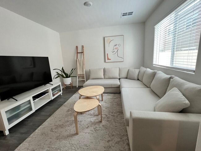 Foto del edificio - 12185 Scarlet Ember Rd