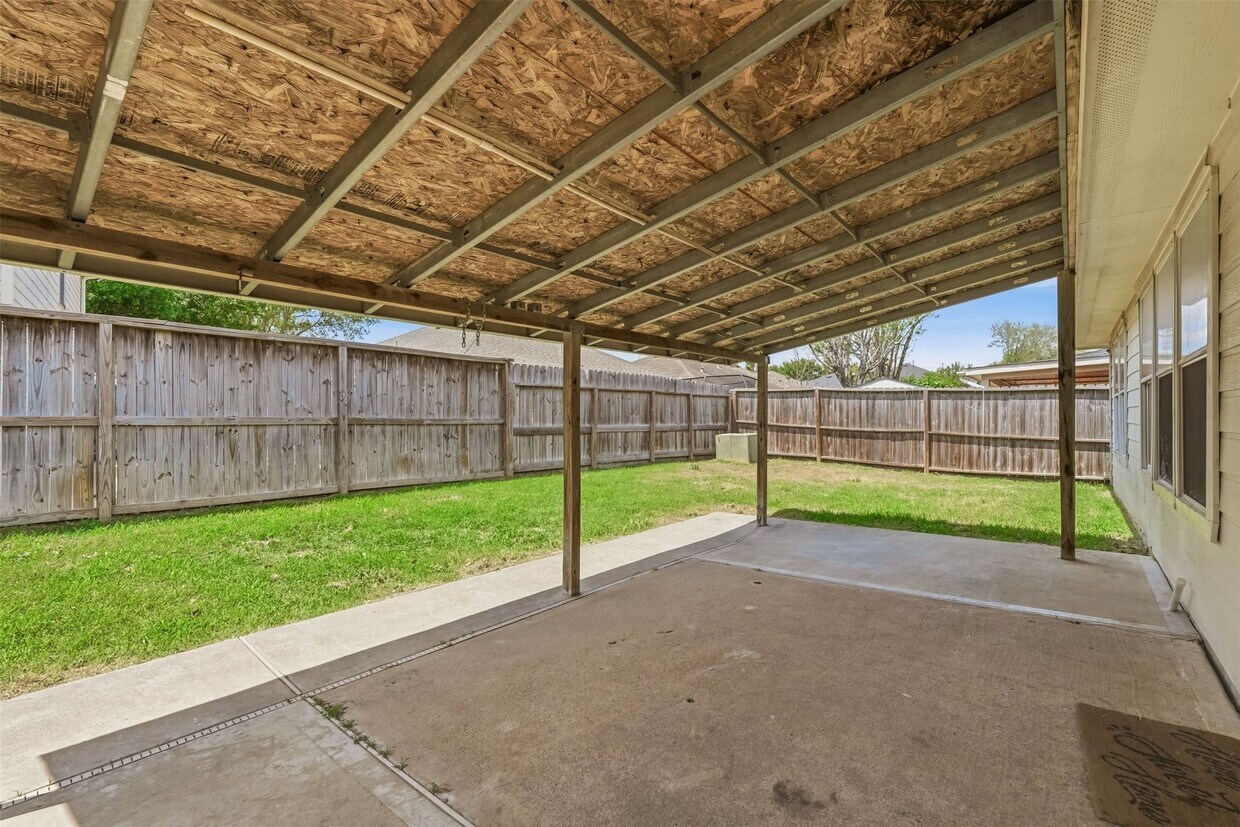 Foto del edificio - 5911 Camron Point Cir