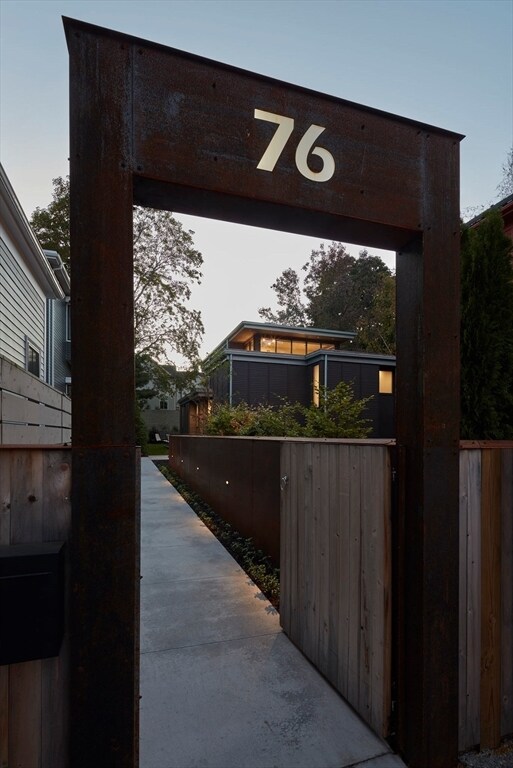 Foto del edificio - 76 Holworthy St