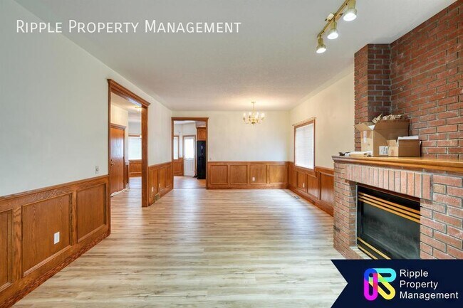 Building Photo - Modern 3 Beds, 2 Baths Main Floor/ Upper |...