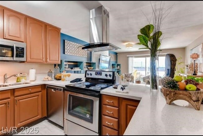 Building Photo - 4255 Hazelcrest Dr