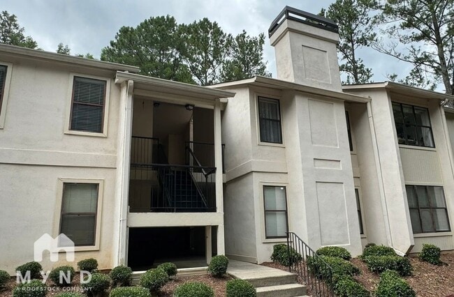 Building Photo - 1302 Old Hammond Chase