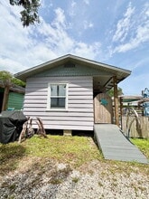 Building Photo - 416 Daytona St