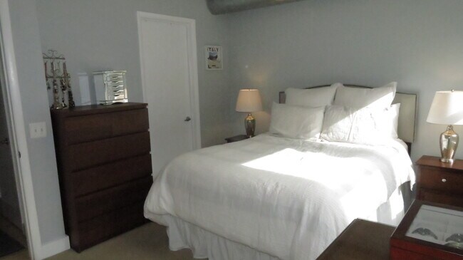 Bedroom - 149 W St NW
