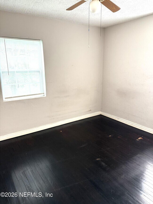 Foto del edificio - 1043 Seba St