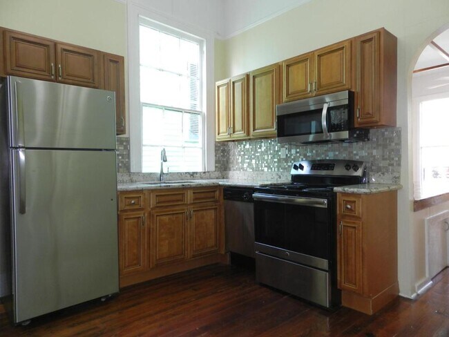 Building Photo - 1232 Saint Andrew St