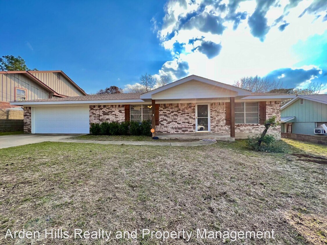 3 br, 2 bath House 1105 Mary Frances House for Rent in Kerrville