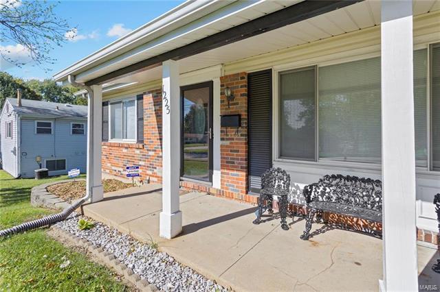 Building Photo - 1225 Derhake Rd