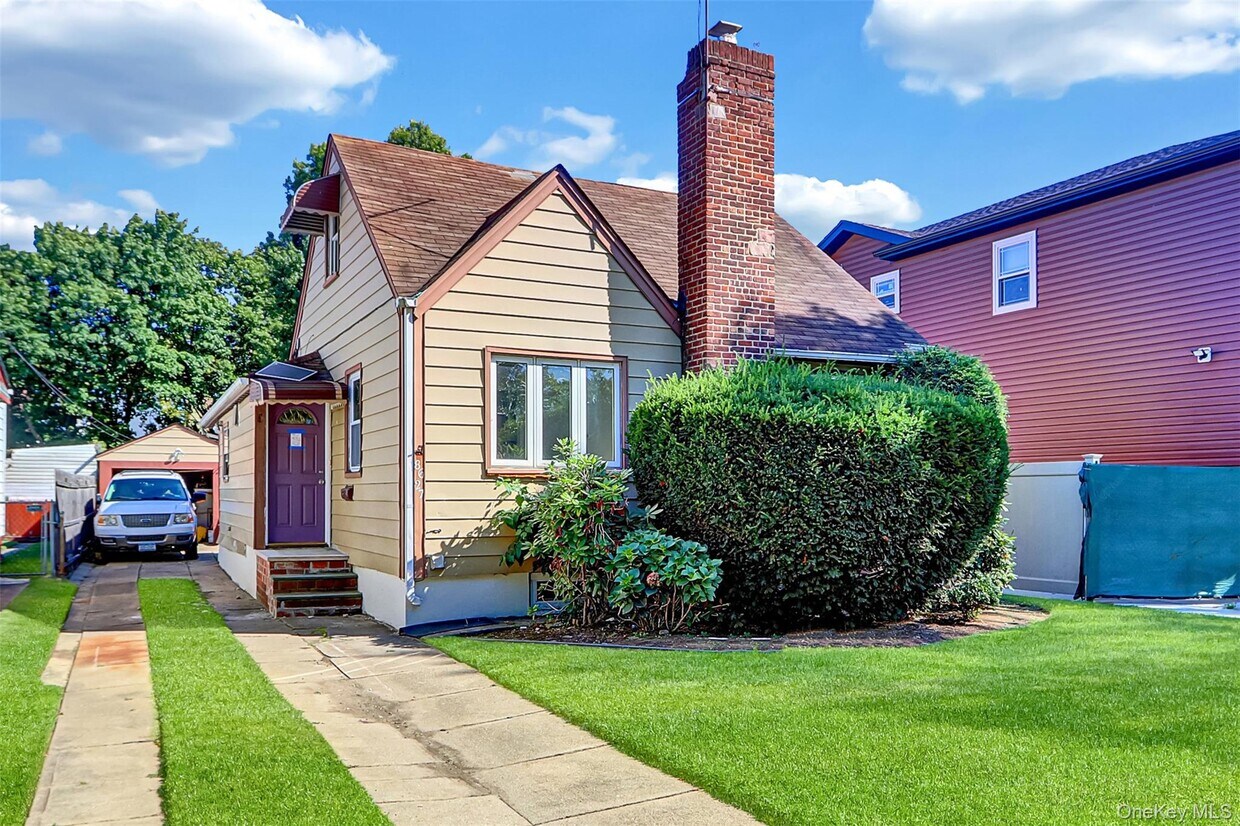 Primary Photo - 86-27 239th St
