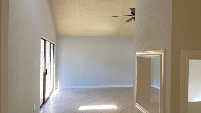 Foto del edificio - 11231 Glenforest Dr