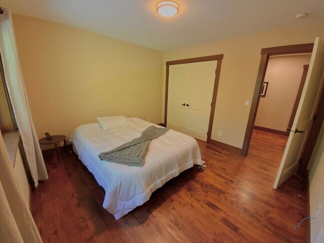 Foto del edificio - 13003 Roosevelt Rd