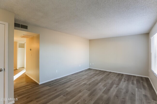 Building Photo - 6337 S College Ave