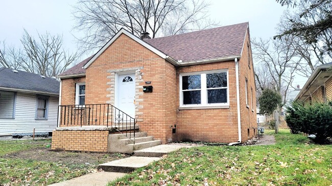 Building Photo - 1301 N. Wilber St - South Bend