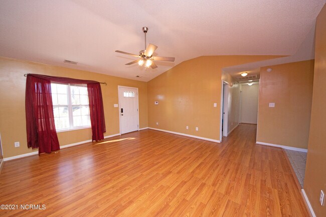 Building Photo - 206 Quarry Trail