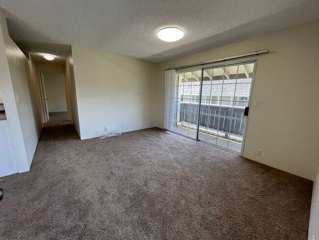 Building Photo - Waipahu (Royal Palm at Waipio) - Great Loc...
