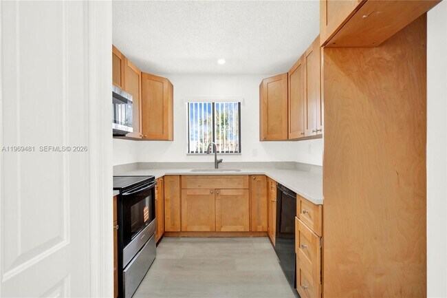 Building Photo - 1226 SW 76th Ct