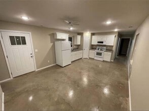 Building Photo - 211 1st St Building Photo - 211 1st St