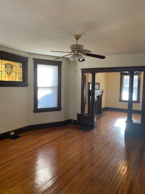 Living room - 2958 Harrison Ave