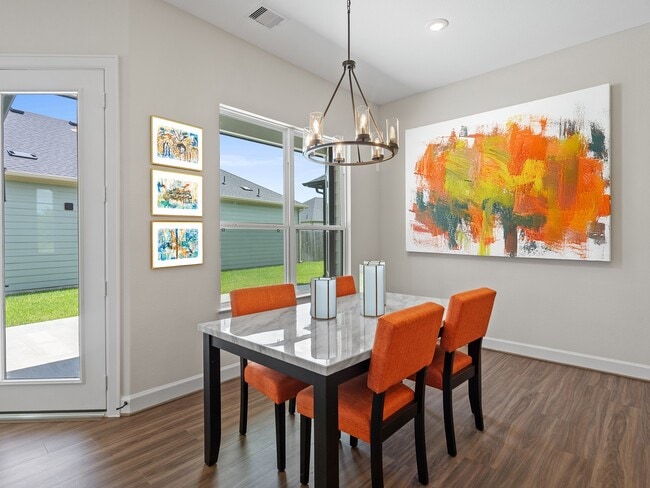 Foto del edificio - 1206 Hidden Oaks Dr