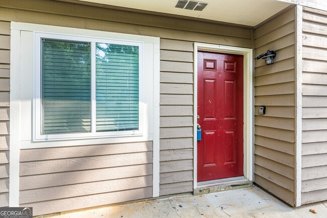 Building Photo - 6349 Holcomb Way
