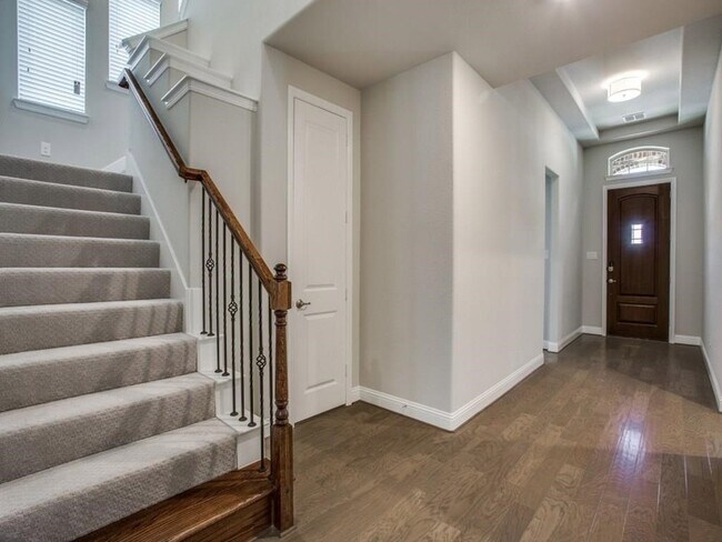 Foto del edificio - 6350 Culverdale Ln