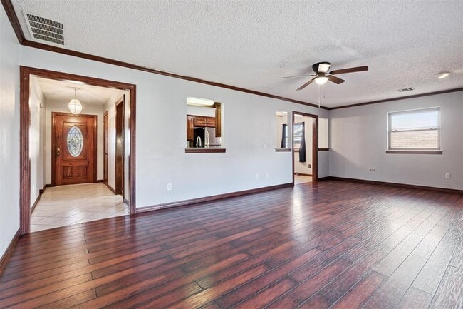 Building Photo - 805 Arlington Dr