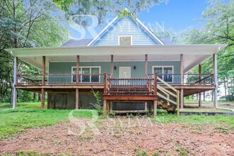 Building Photo - 155 Northwood Rd