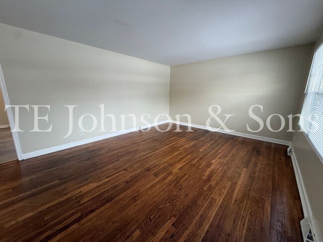 Building Photo - Charming 3 Bedroom Home with Hardwood Floors and Large Backyard in Winston-Salem