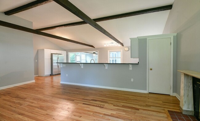 Building Photo - 95 Riverside Dr