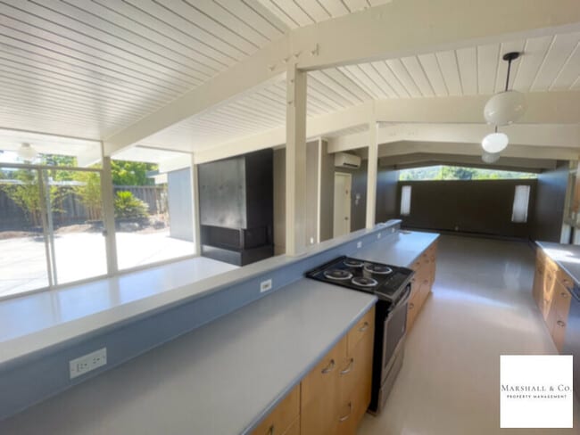 Building Photo - REMODELED EICHLER, 4BR/2BA, HDWD FLRS, SM....