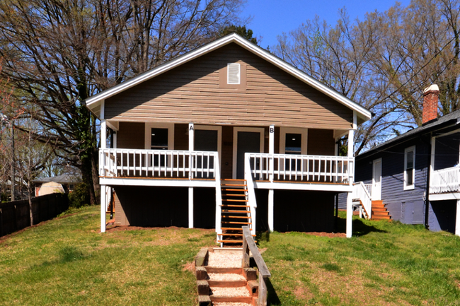 Building Photo - Charming One Bedroom Duplex