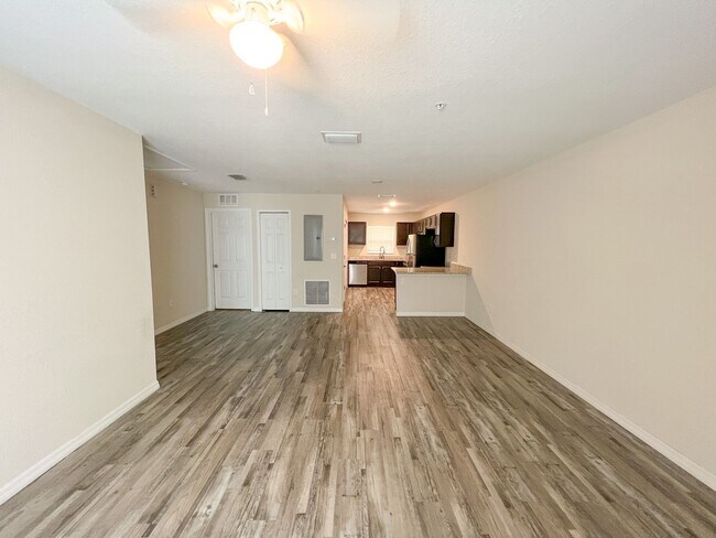 Building Photo - Charming 2 Bedroom, 2 Bathroom Home in Oca...