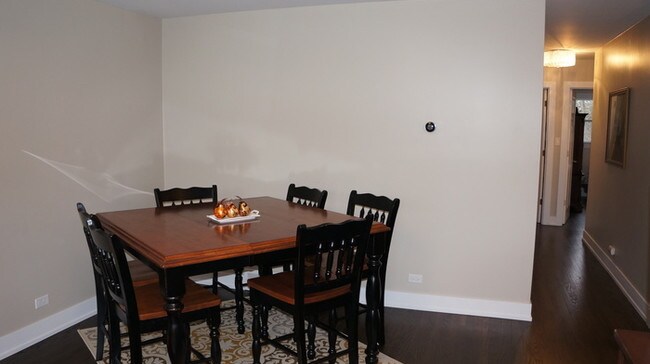 Building Photo - 423 Dawn Avenue, Glen Ellyn, IL 60137