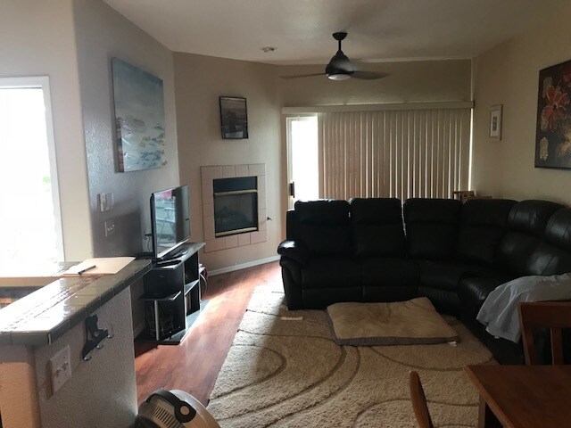 Building Photo - 4343 E Soliere Ave
